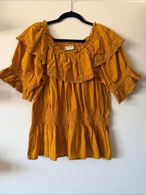 Universal Thread|Mustard|Eyelet Ruffle Peasant Top|Large|EUC